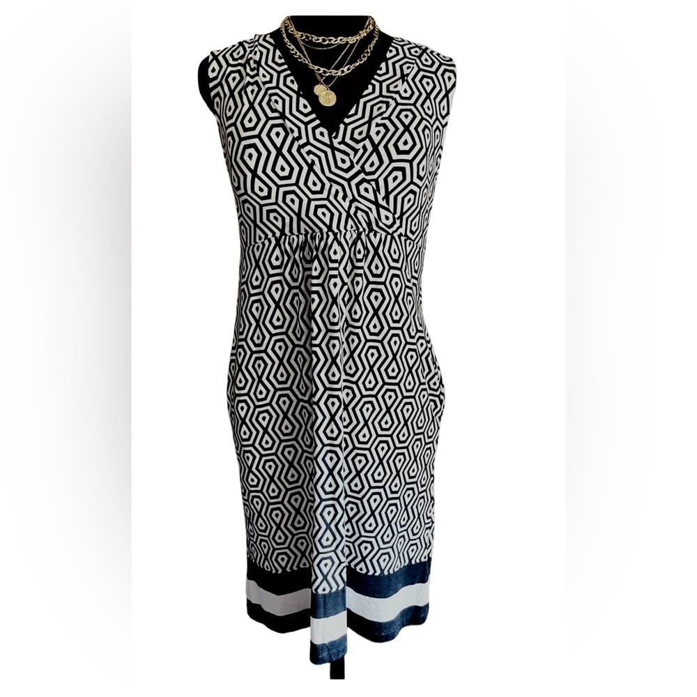 CJ‎ Banks Sleeveless Black and White Geometric Patterned Midi Dress